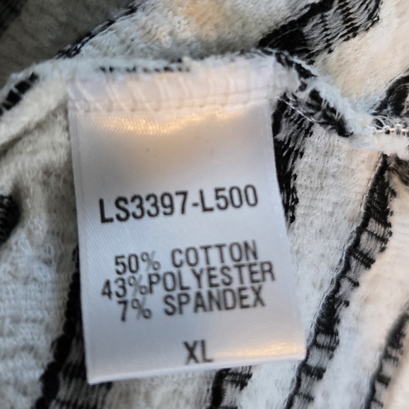 Loveappella Black and White Striped Top - Picture 5 of 5